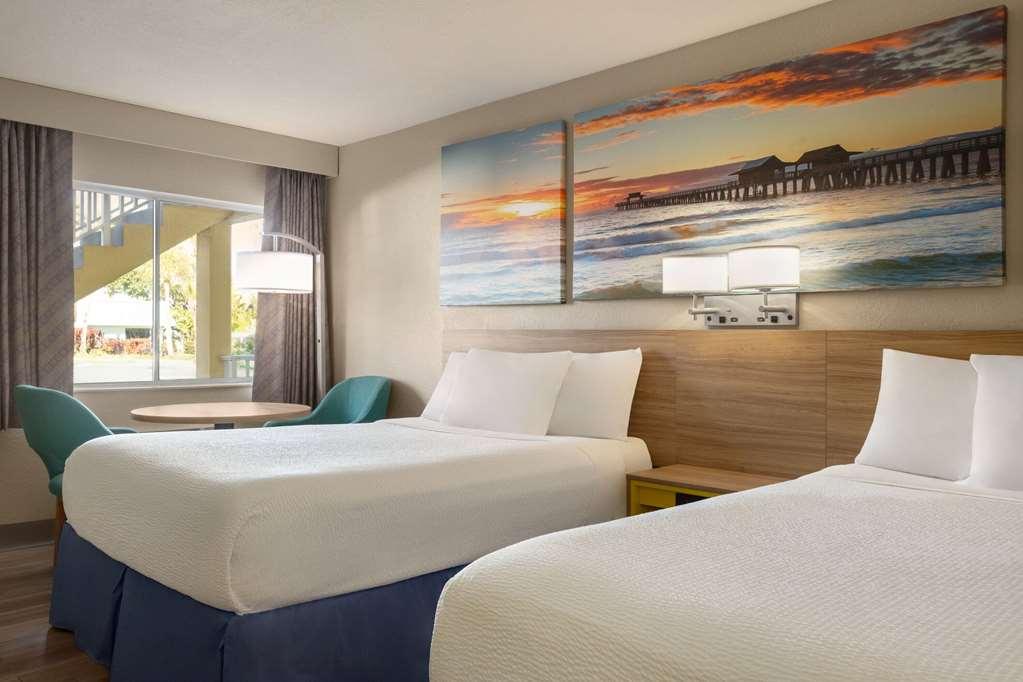 Days Inn By Wyndham Cocoa Beach Port Canaveral Chambre photo